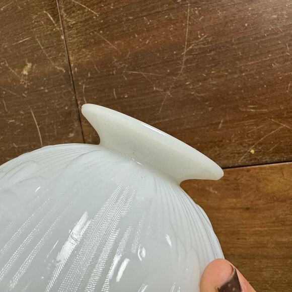 Jeanette Glass‎ Vintage Milk Glass Iris Floral Herringbone pedestal Compote dish - Picture 7 of 9